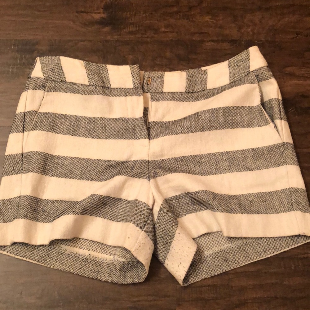 CUTE BLACK AND WHITE STRIPED SHORTS